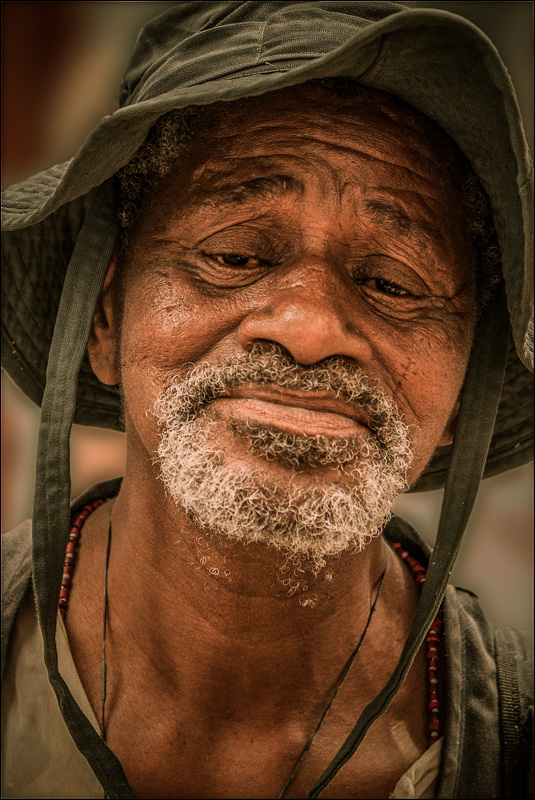 ... Einfach so, ein Passant, ein schwarzer Kerl ...