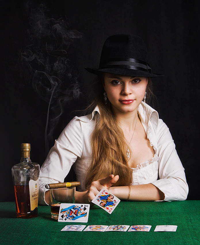 Poker. Fünf Damen.