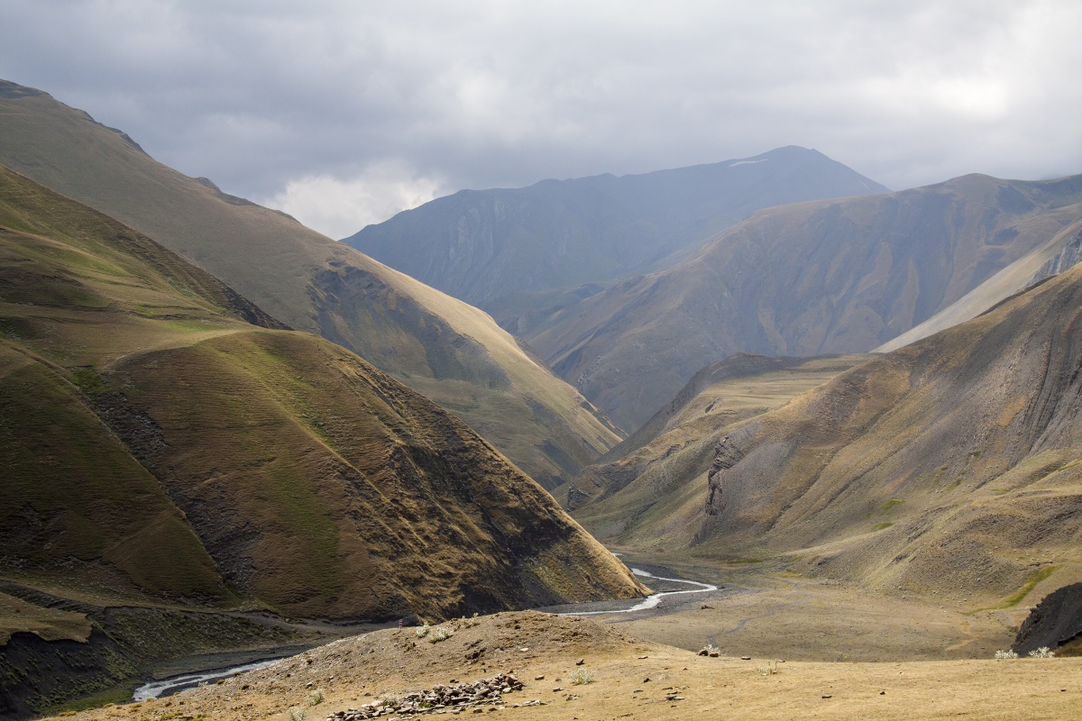 Auch hier sind die Berge ...