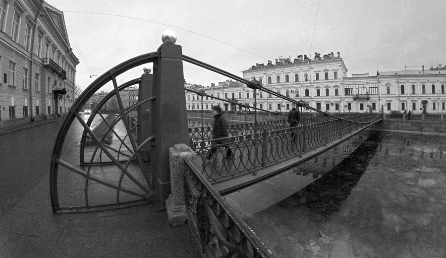 die Lebensdauer der Brücke Pochtampskogo