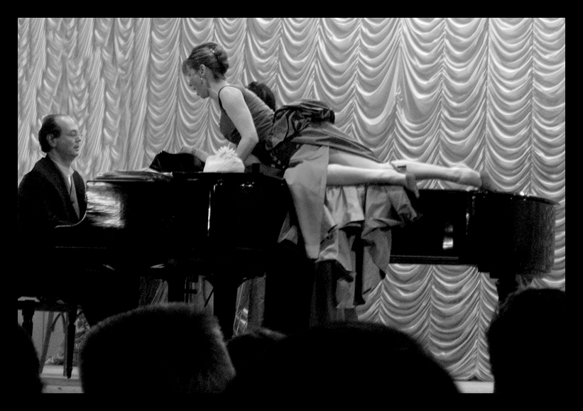 und das Klavier nur in Französisch