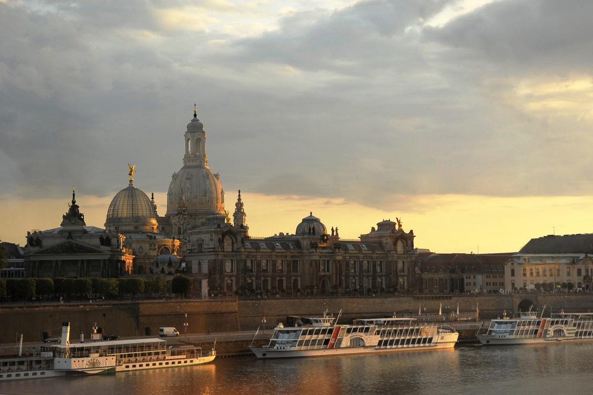 Sonnenuntergang auf der Elbe