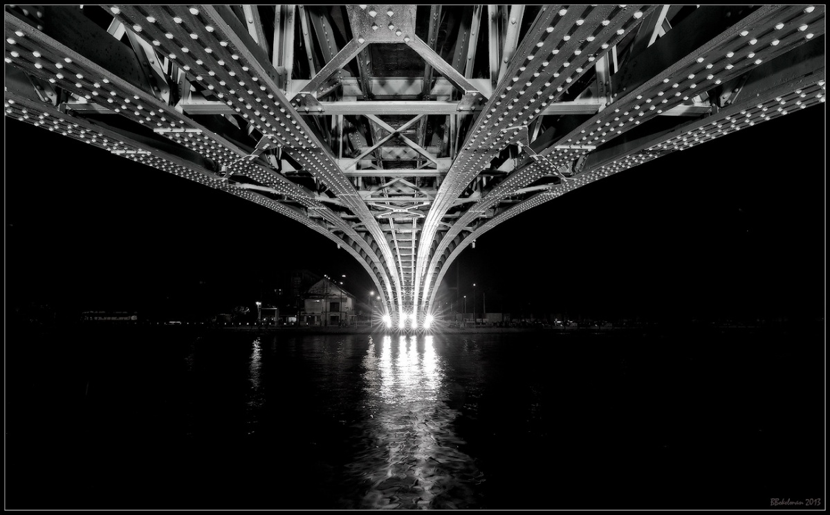 Haus in der Nähe der Brücke ...