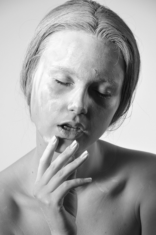 Portrait in high key MODELL: Diana Tagay