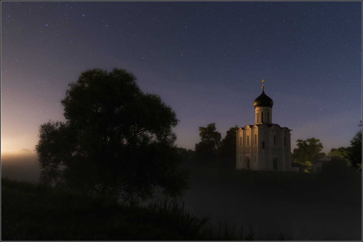 Sterne über dem Tempel