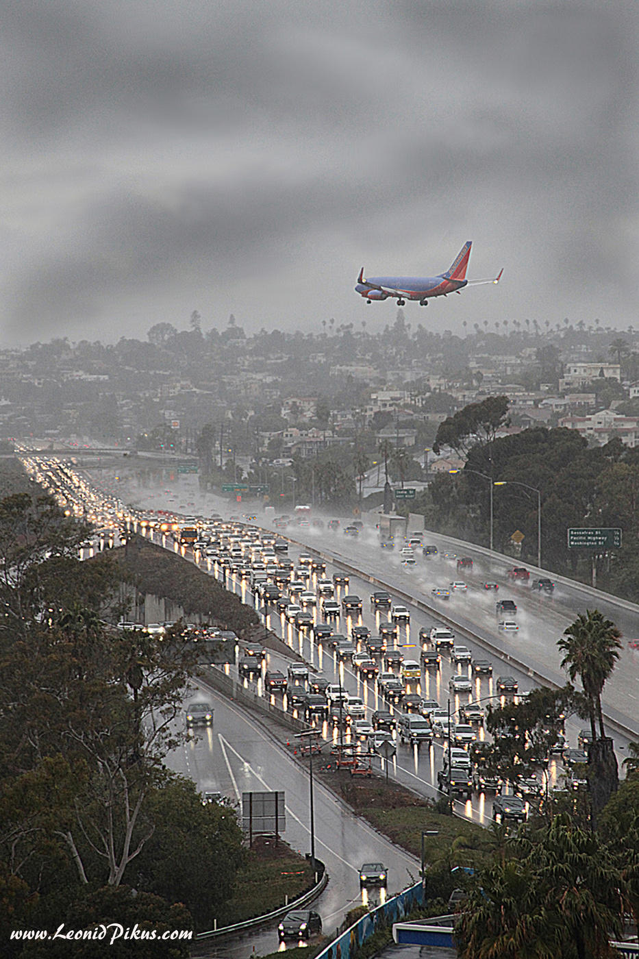Leonid Picos. * TYPHOON über die Stadt * San Diego.2011