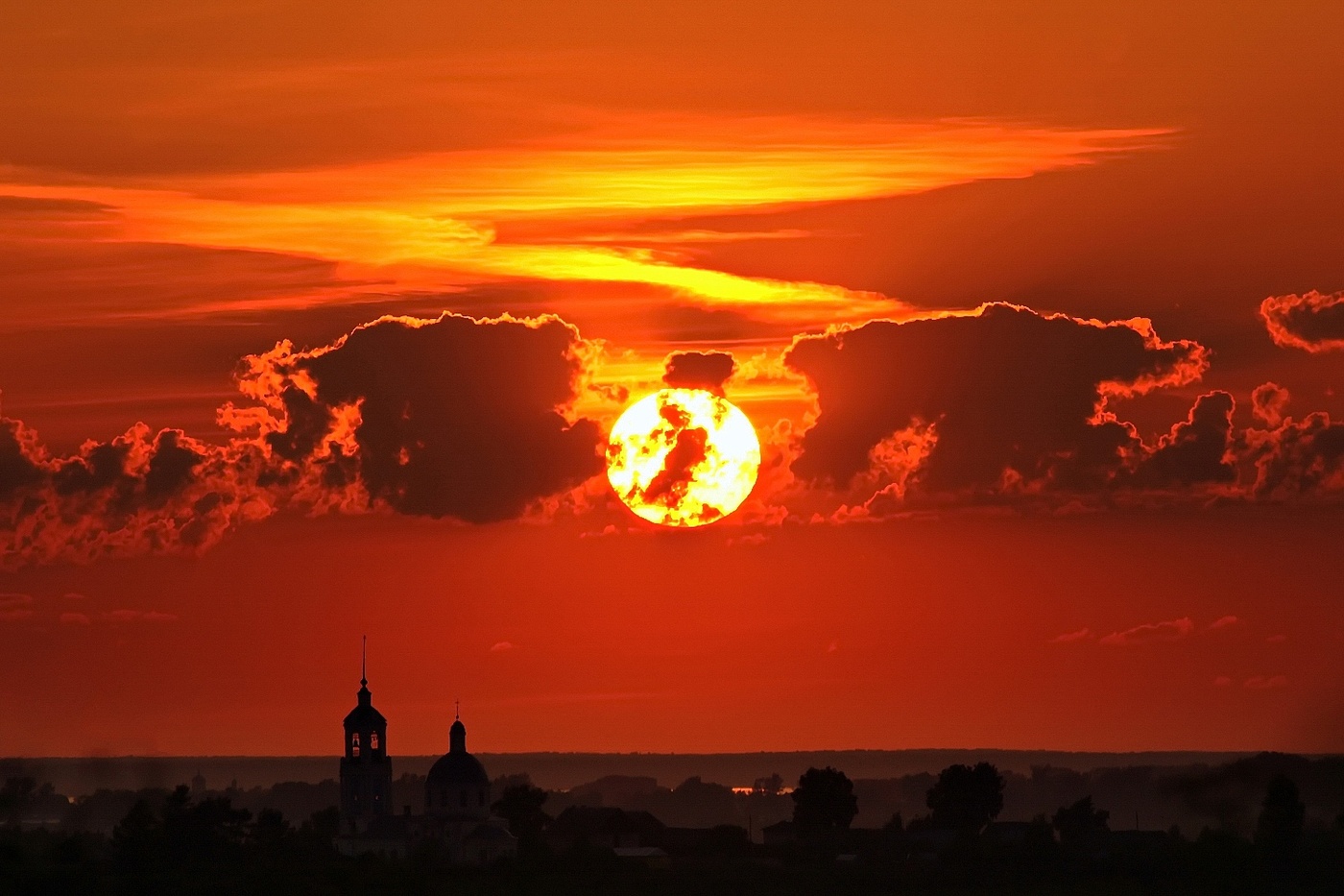 Ein kurzer Moment des Sonnenuntergangs