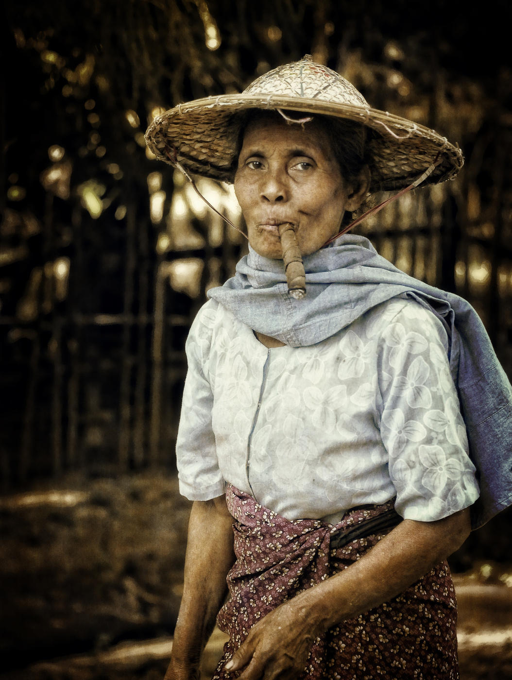 Birmanische mit charutoy.