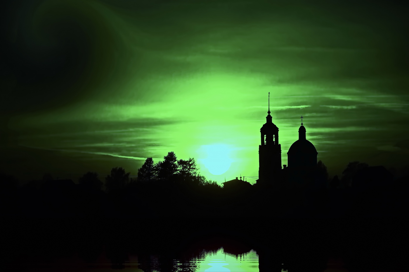 Grün Sonnenuntergang im Dorf von Red