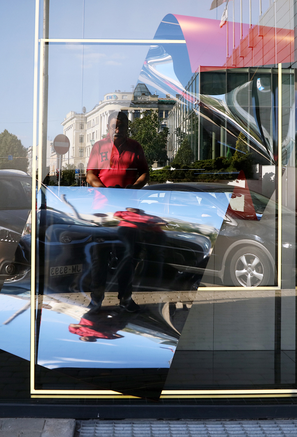 Selbstporträt in der Farbe und gerahmt (repost)