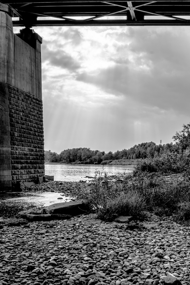 Strahlen unter der Brücke