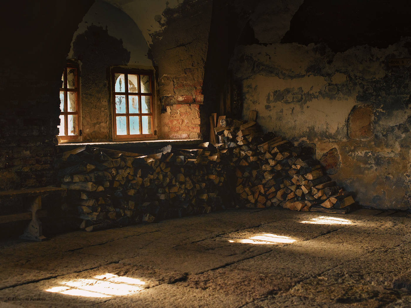 Bei der Einfahrt in den alten Tempel