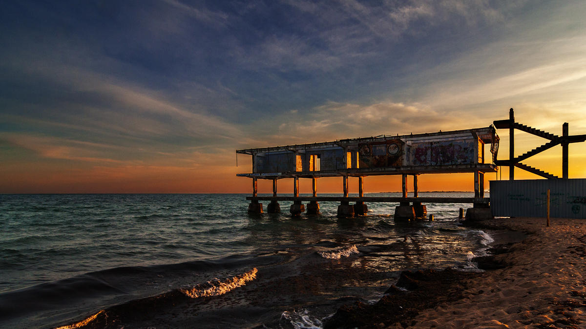 Brücke am Sonnenuntergang Jewpatorija)