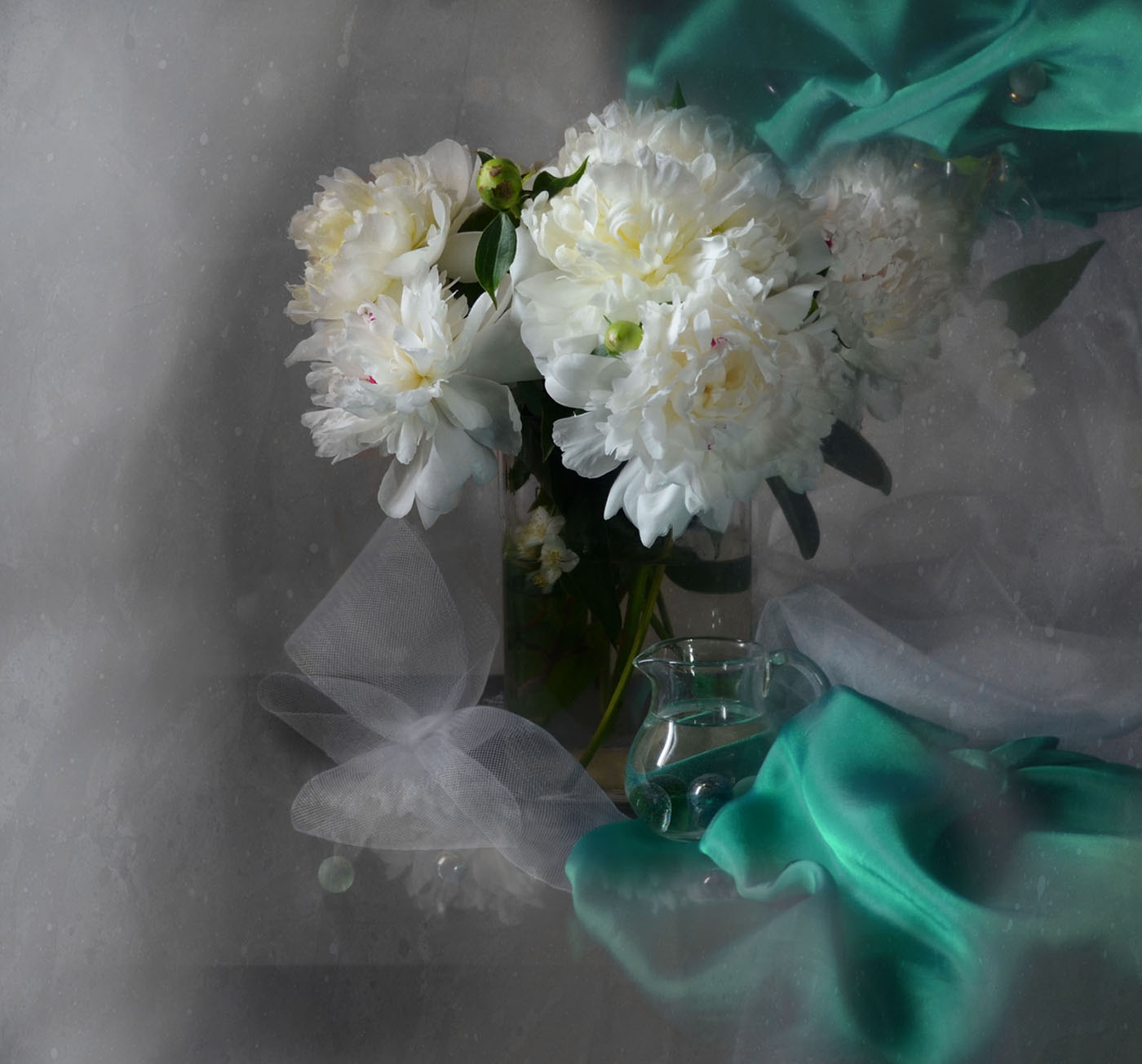 Die Farben der weißen Wolken