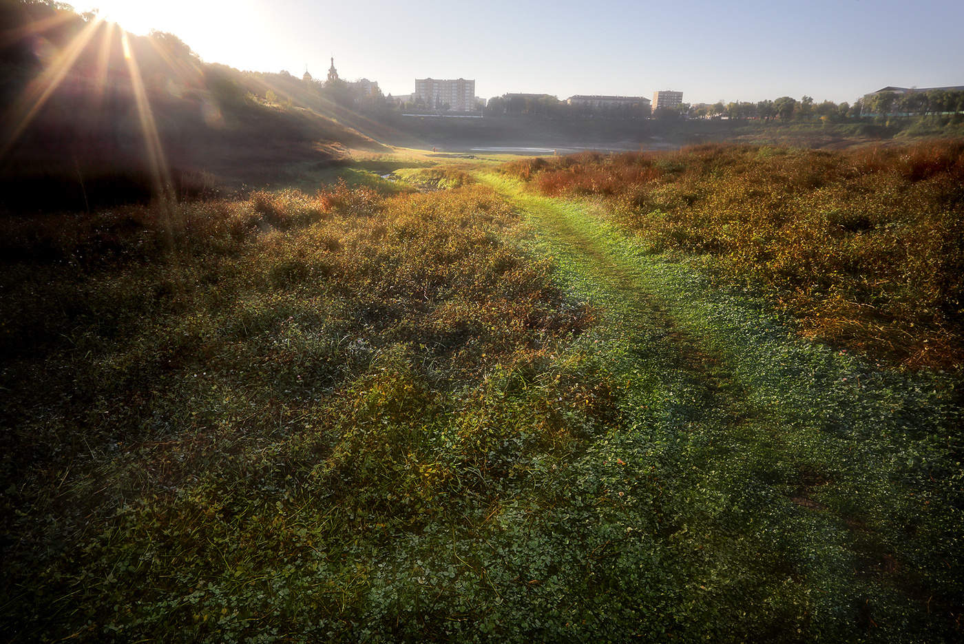 Warten auf Morgengrauen an der Unterseite des ausgetrockneten Sees ...