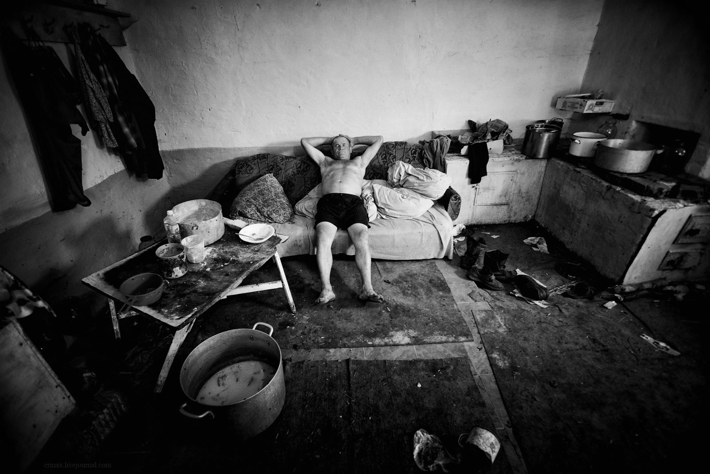 Über Ivan Porträt im Innenraum.