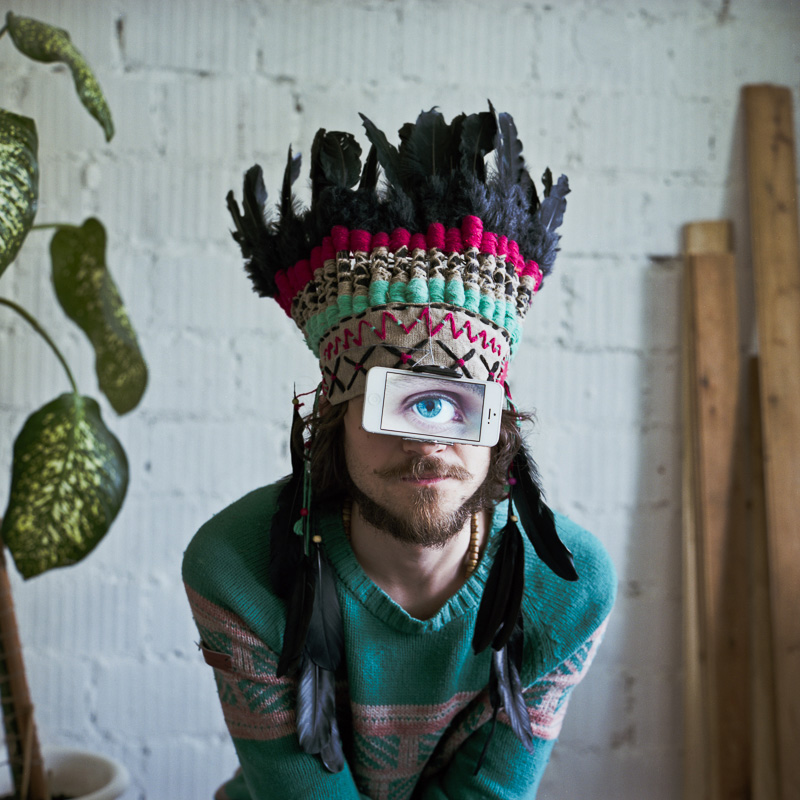 Artem (Porträt mit "iPhone")