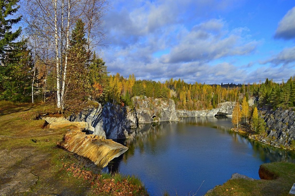 Marmorsteinbruch. Herbst