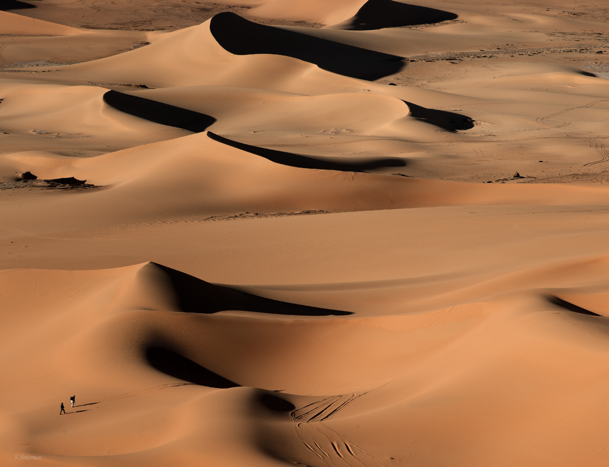 Und die Leute gehen um die Welt ...