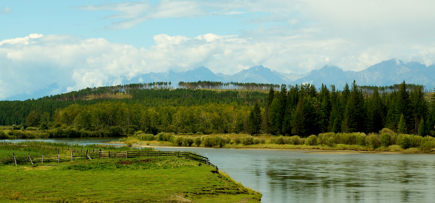 Flüsse, Berge und Wälder.