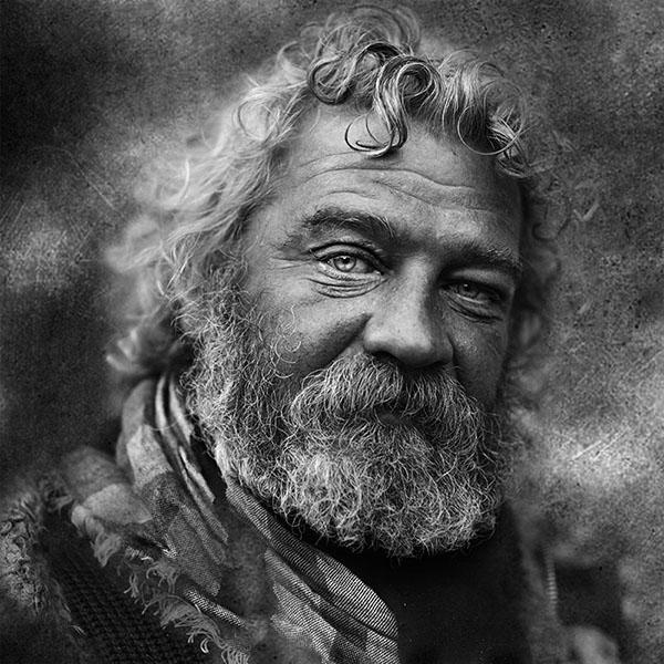 lächelnde Menschen begegnen