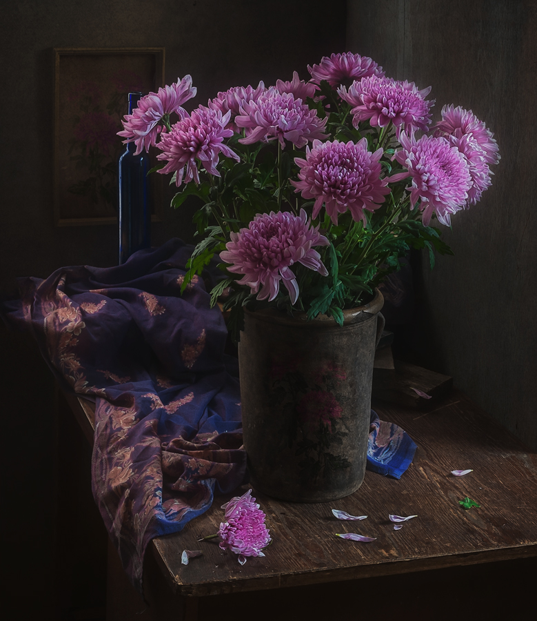 ... Und die bittere Geruch von Nelken ...