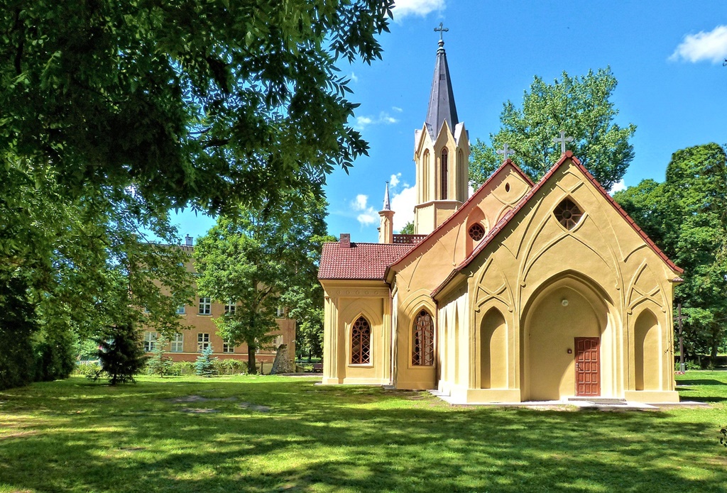 Kirche Hl. Joseph in Dąbroszyn (PL)