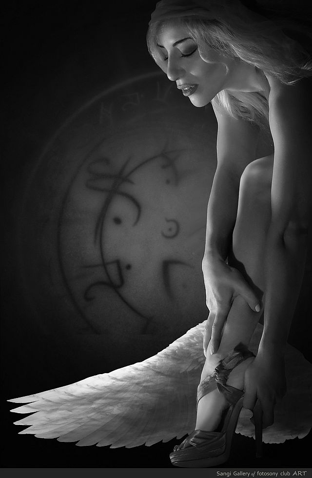 A N G E L S & A I R WAVES