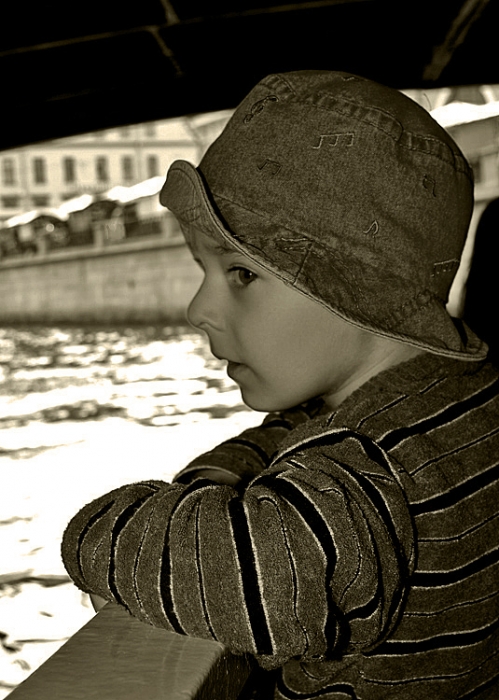 Zum ersten Mal unter der Brücke