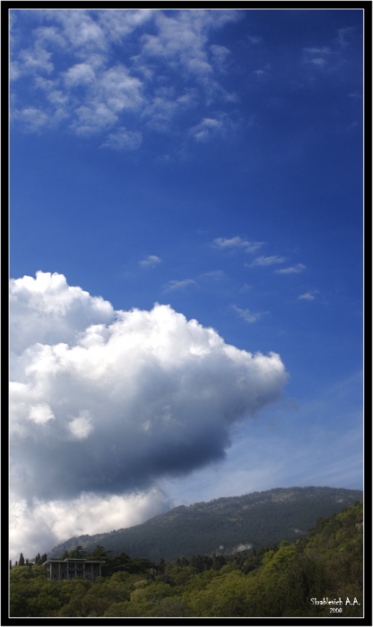 Wolken über den Bergen
