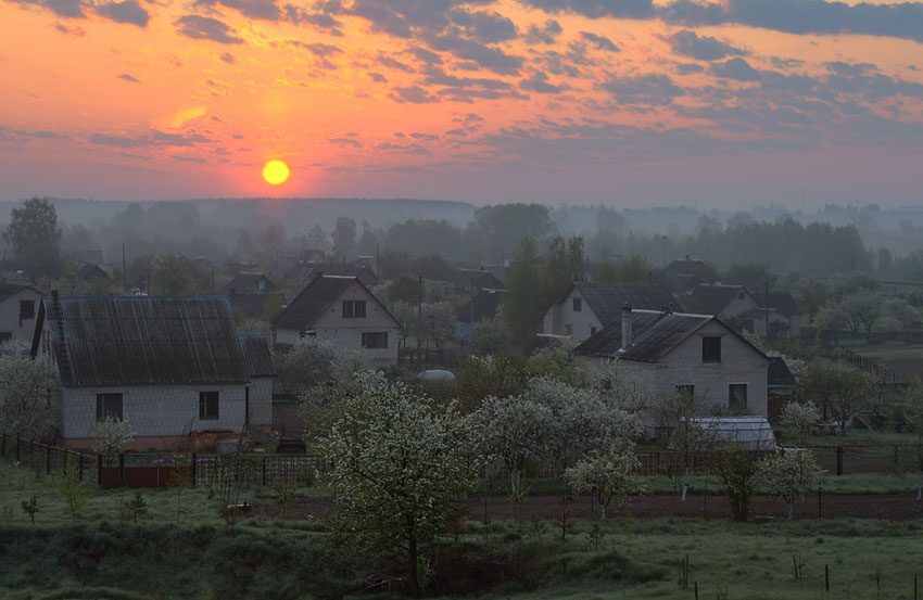 Morgen über dem Dorf