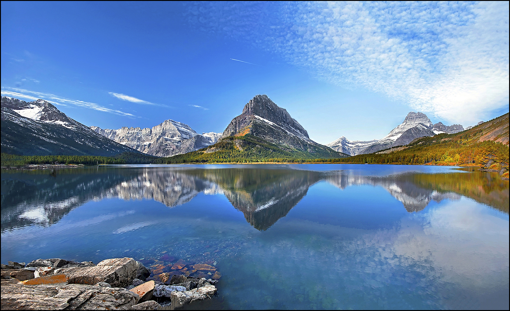 Swiftcurrent Lake .