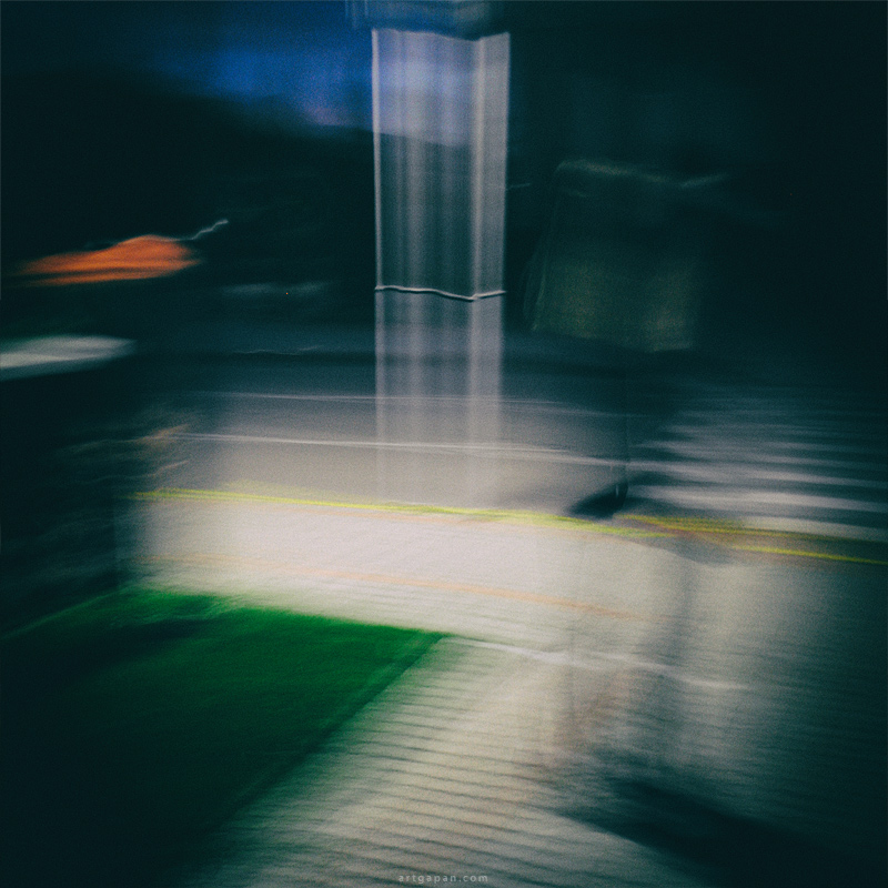 - C R O S S R O A D -