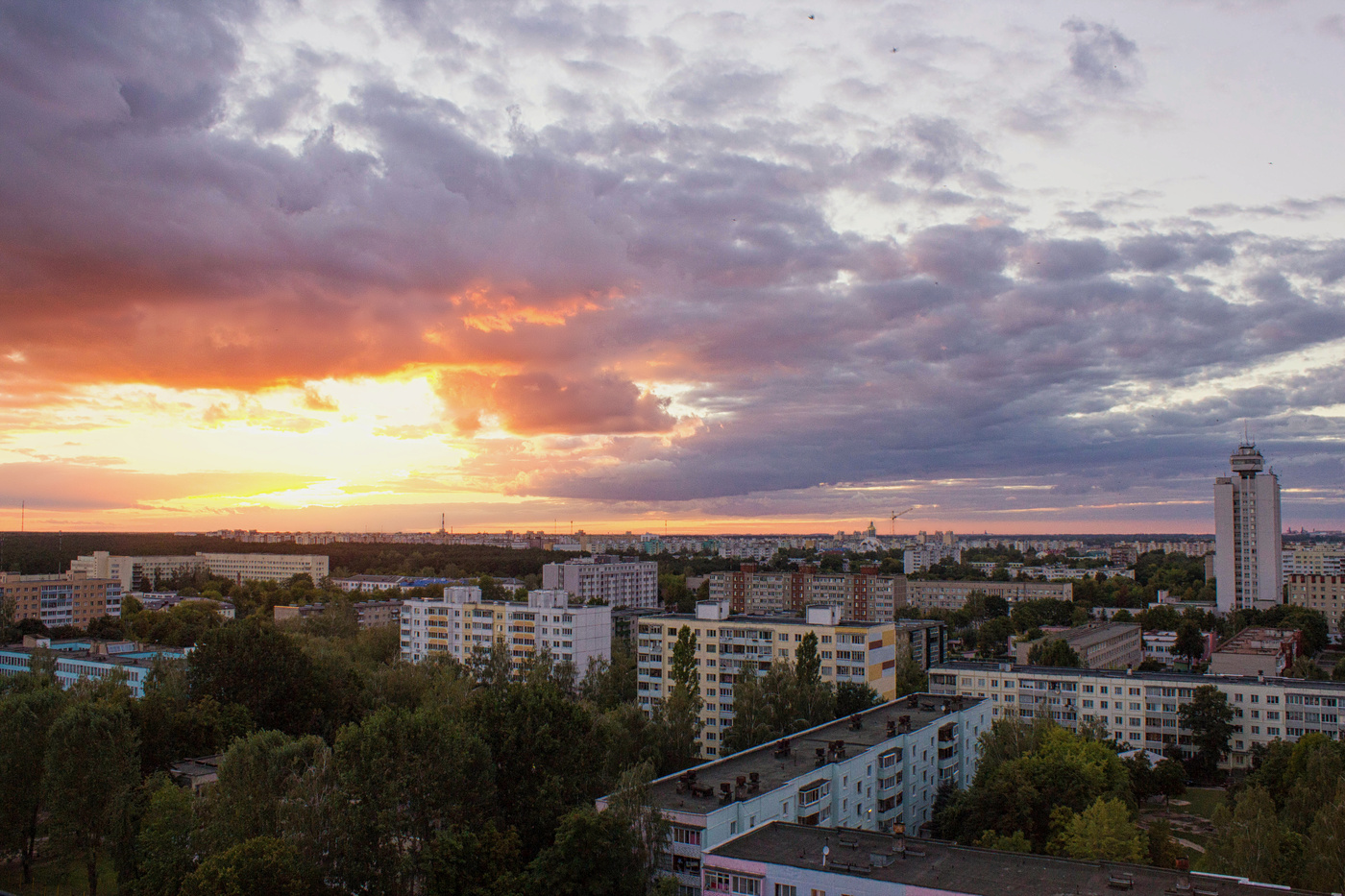 Sonnenuntergang über der Stadt