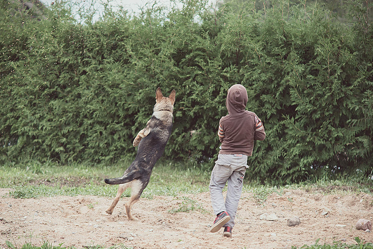 Auf der Straße mit Wolken ...