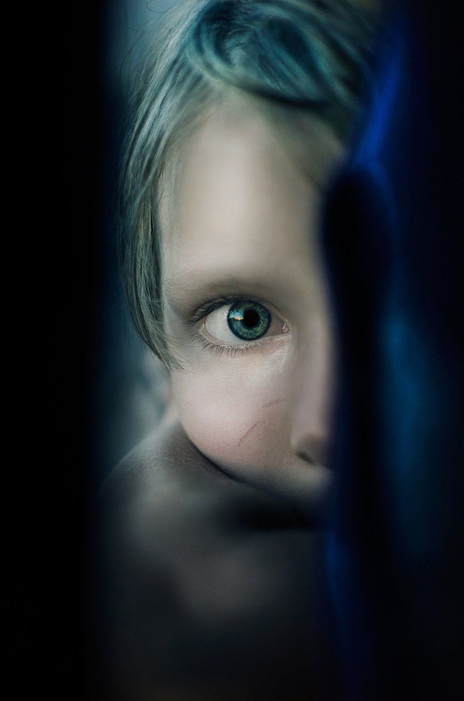 Little girl in the bus