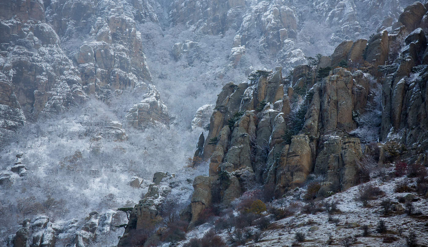 Erster Schnee in den Bergen
