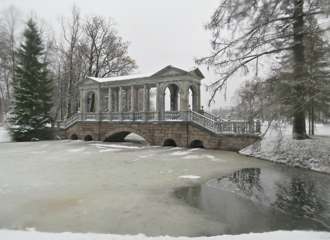 Marble Brücke
