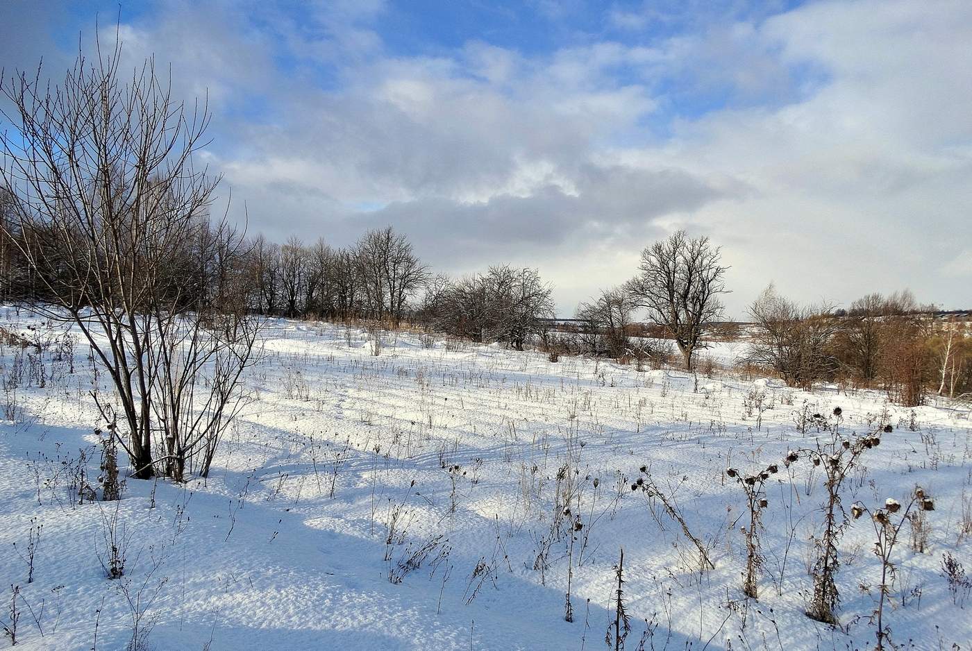 Schatten auf dem Schnee