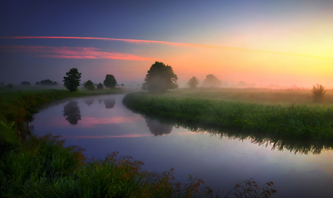 Sonnenaufgang auf dem Fluss