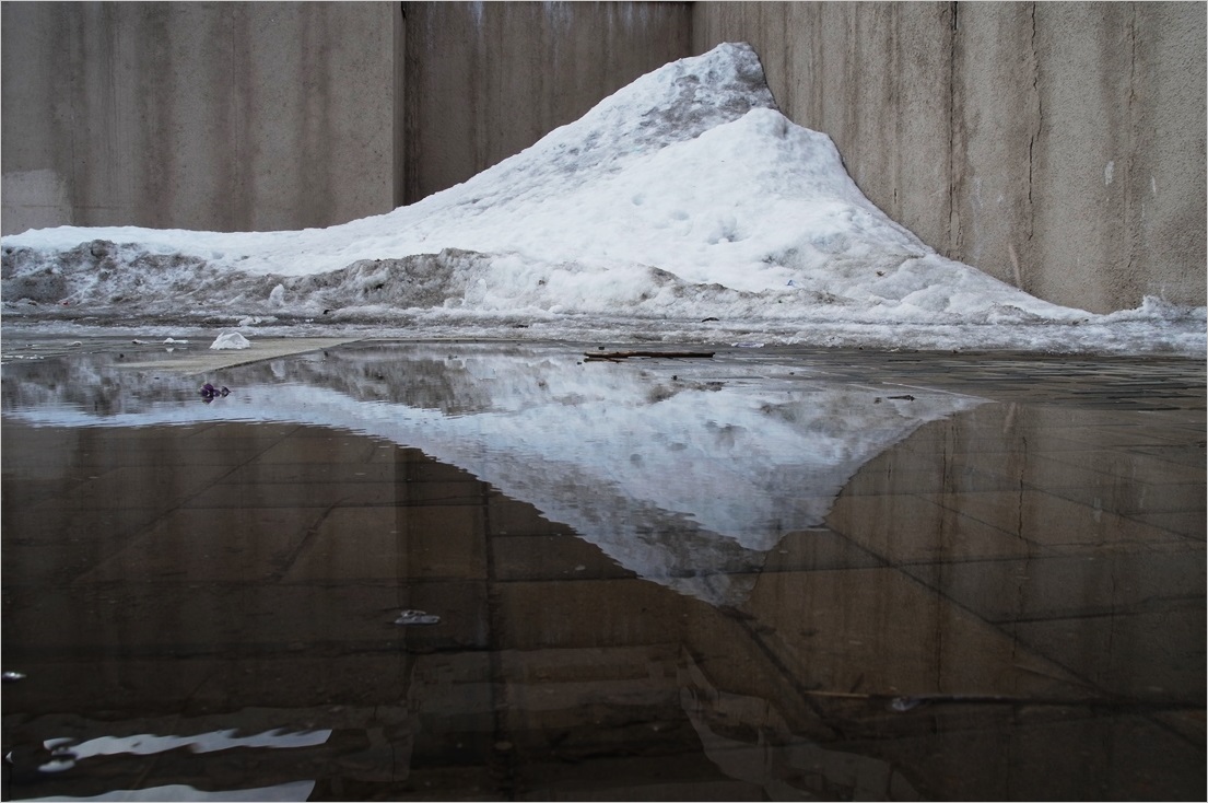 Der Mann in den Bergen ziehen