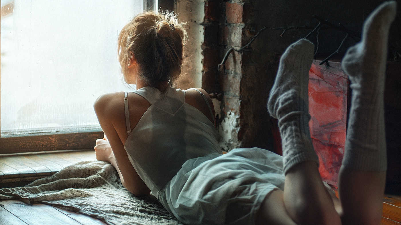 Natasha window light