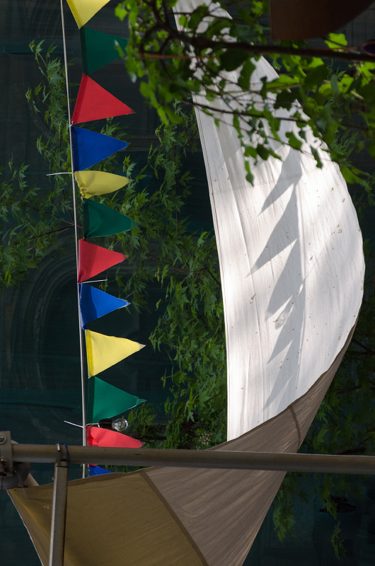 Heben Sie die Segel!