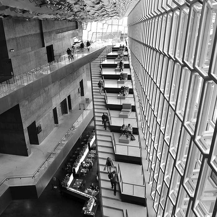 Auf verschiedenen Ebenen