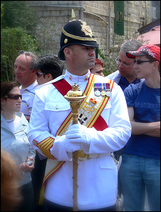 British Person auf Haifa-Straße