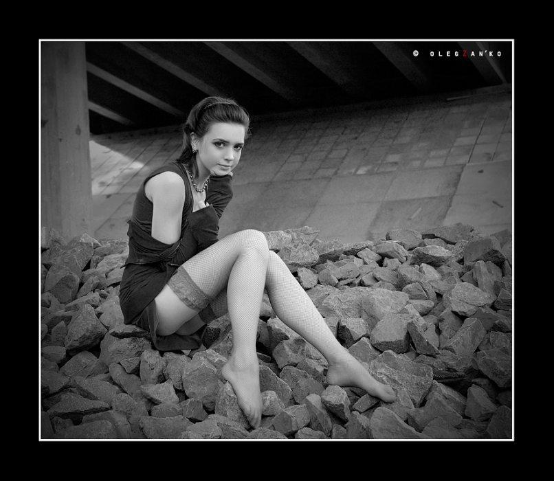 Mädchen unter der Brücke