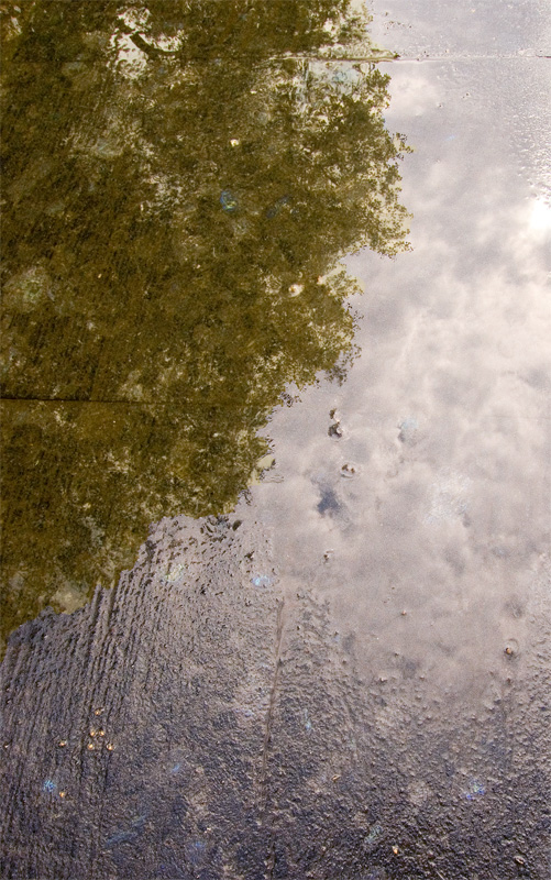 Der Himmel auf dem Bürgersteig (repost)