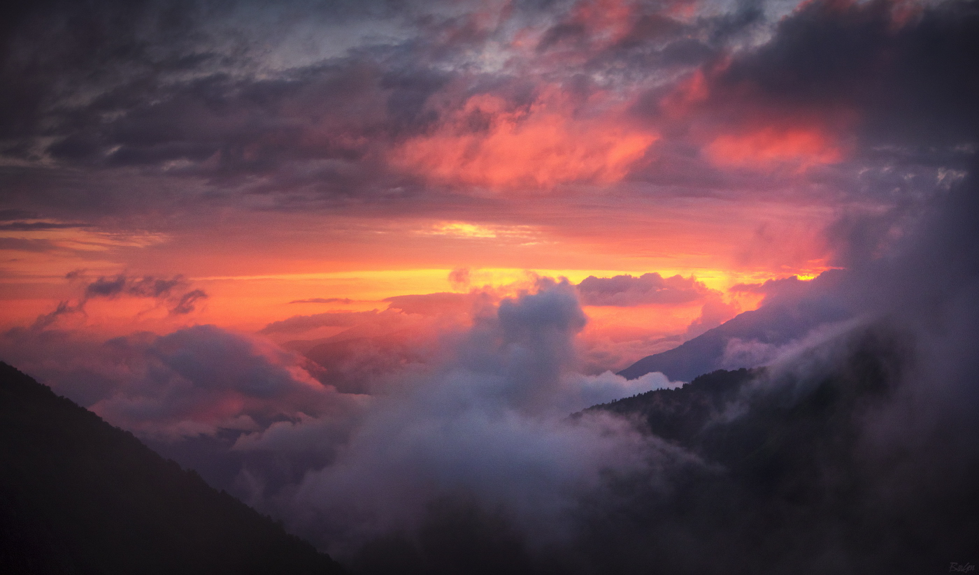 Sonnenuntergang in den Bergen