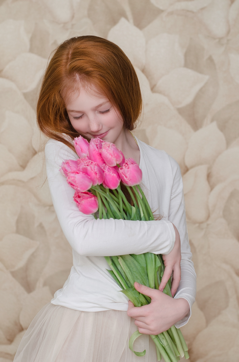Mädchen mit Tulpen