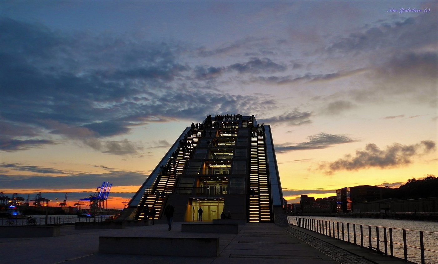 Hamburg. Altona. Dockland